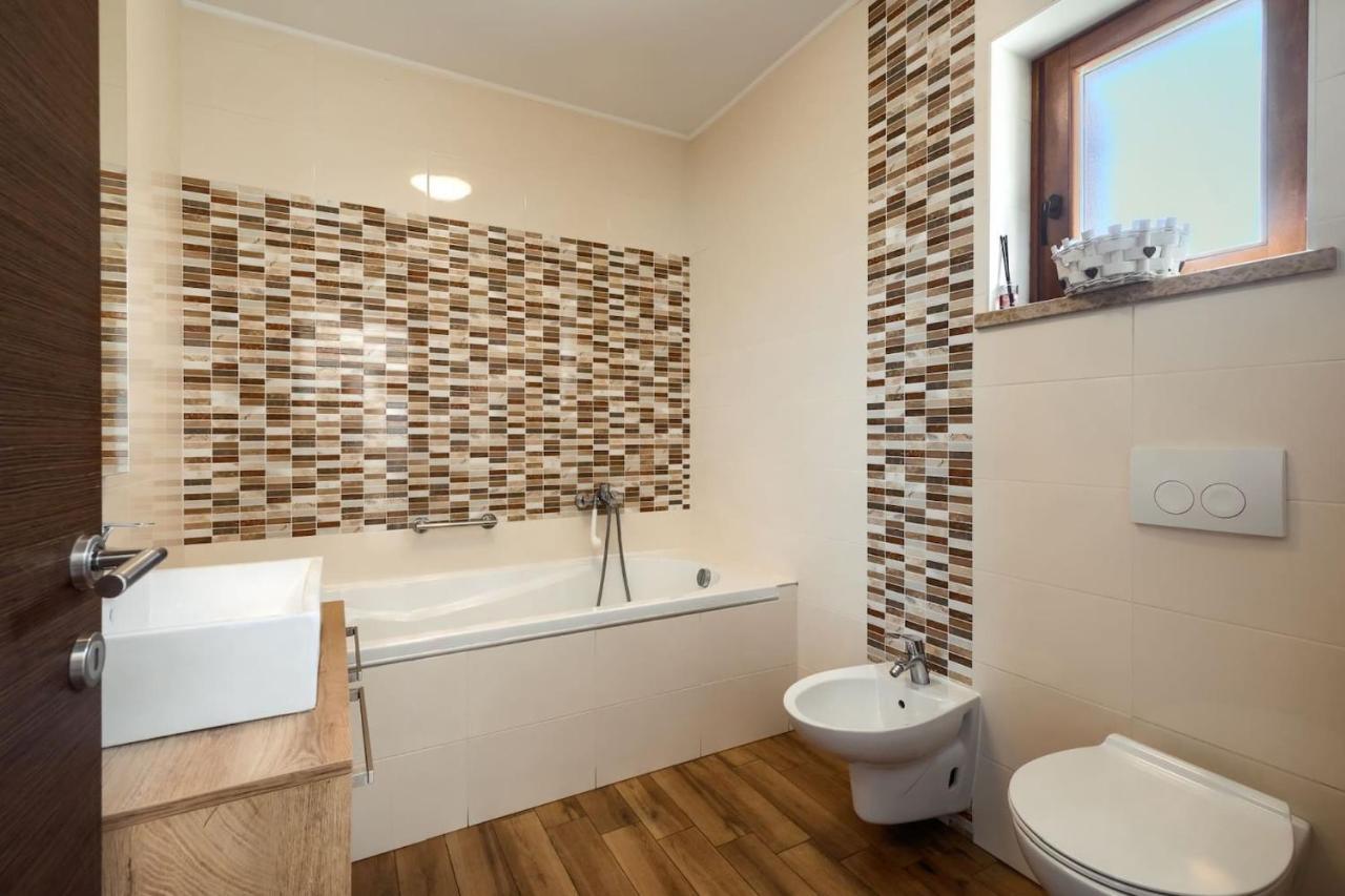 Activity Villa Gita With Pool And Grill In Tinjan Zewnętrze zdjęcie
